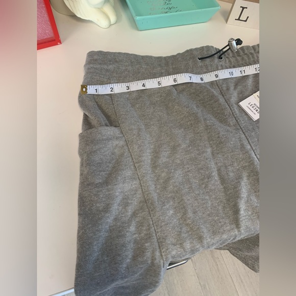5 for $25- NWT - originally $32- LEG3ND Gray Shorts Size Medium - Picture 9 of 16